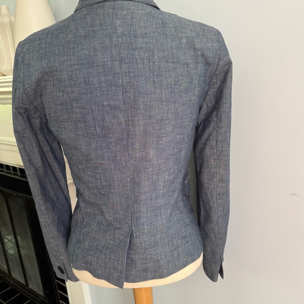 J.Crew Schoolboy style blazer in classic blue Chambray, 2 button close, Size 4 - Picture 7 of 14